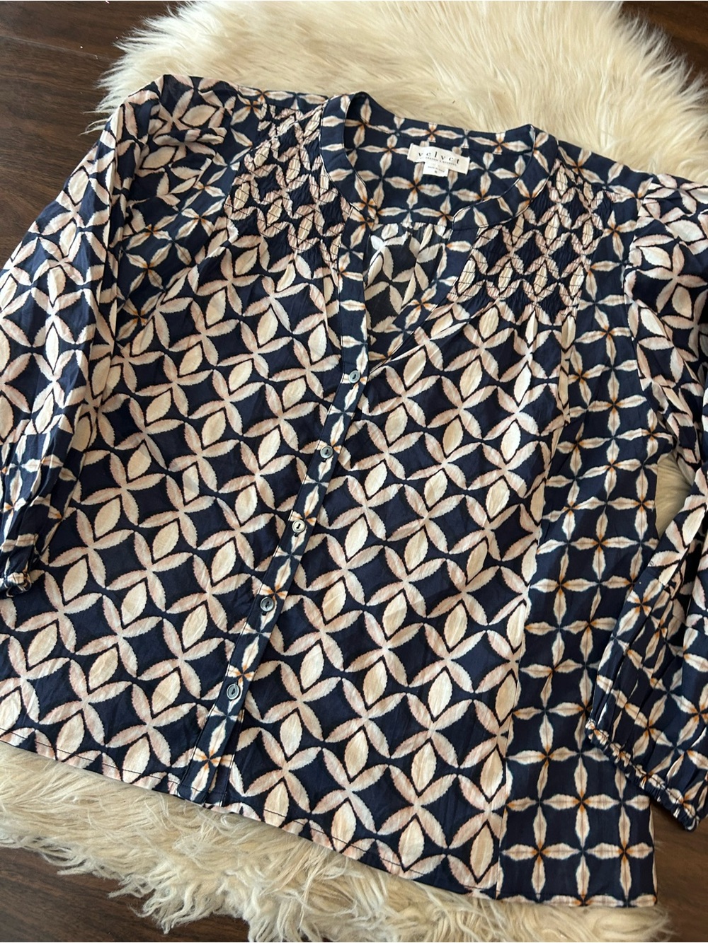 ANTHROPOLOGIE VELVET BY GRAHAM & SPENCER ‘Haddon’ Blouse - Picture 5 of 13
